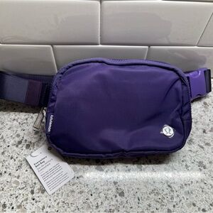 NWT lululemon 1L everywhere Belt Bag Dark purple